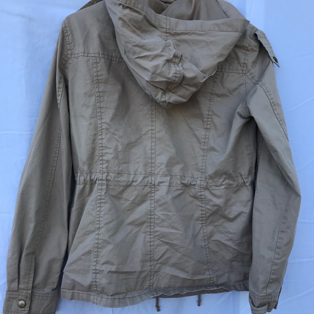 Tan jacket - Picture 4 of 4